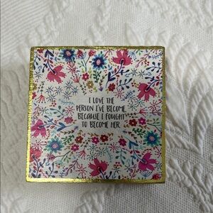 Brand New Natural Life motivational decor